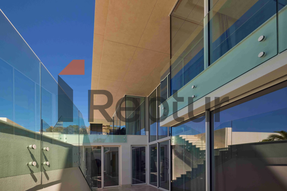 Modern villas with contemporary design overlooking the marina in Yalikavak