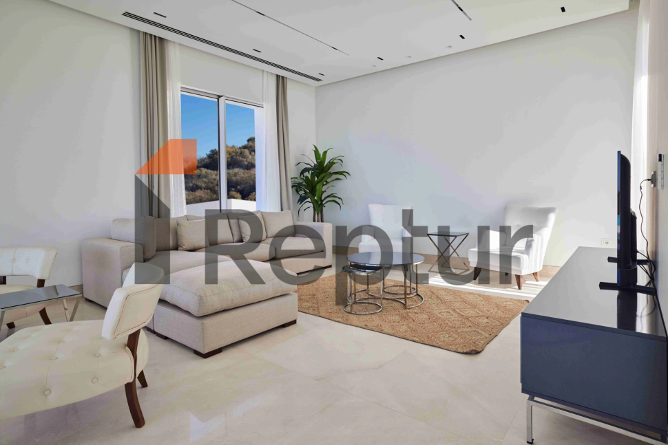 Modern villas with contemporary design overlooking the marina in Yalikavak