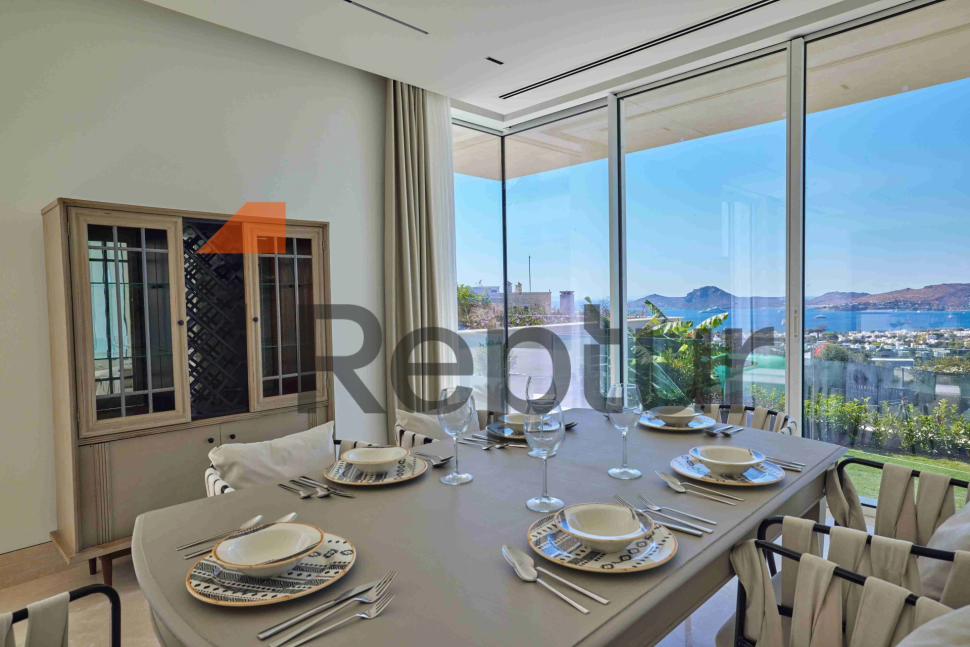 Modern villas with contemporary design overlooking the marina in Yalikavak