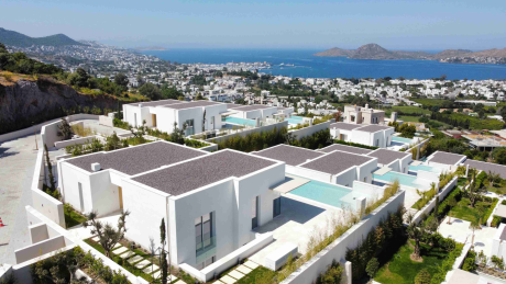 Modern villas with contemporary design overlooking the marina in Yalikavak