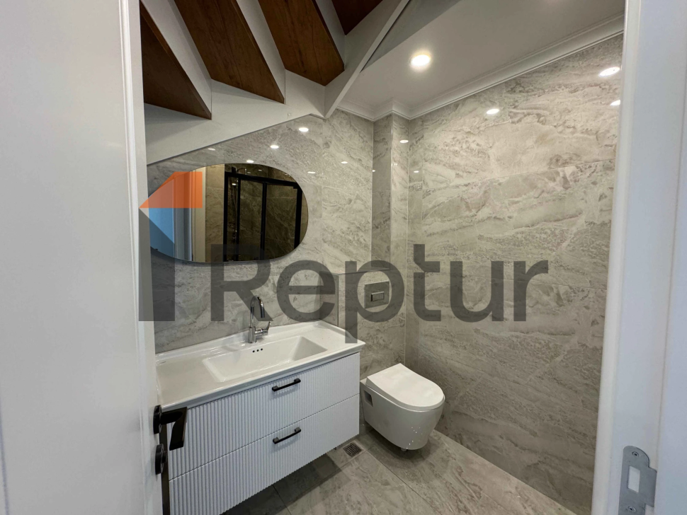 Dublex 4+2 apartment for sale from owner in Kadikoy district