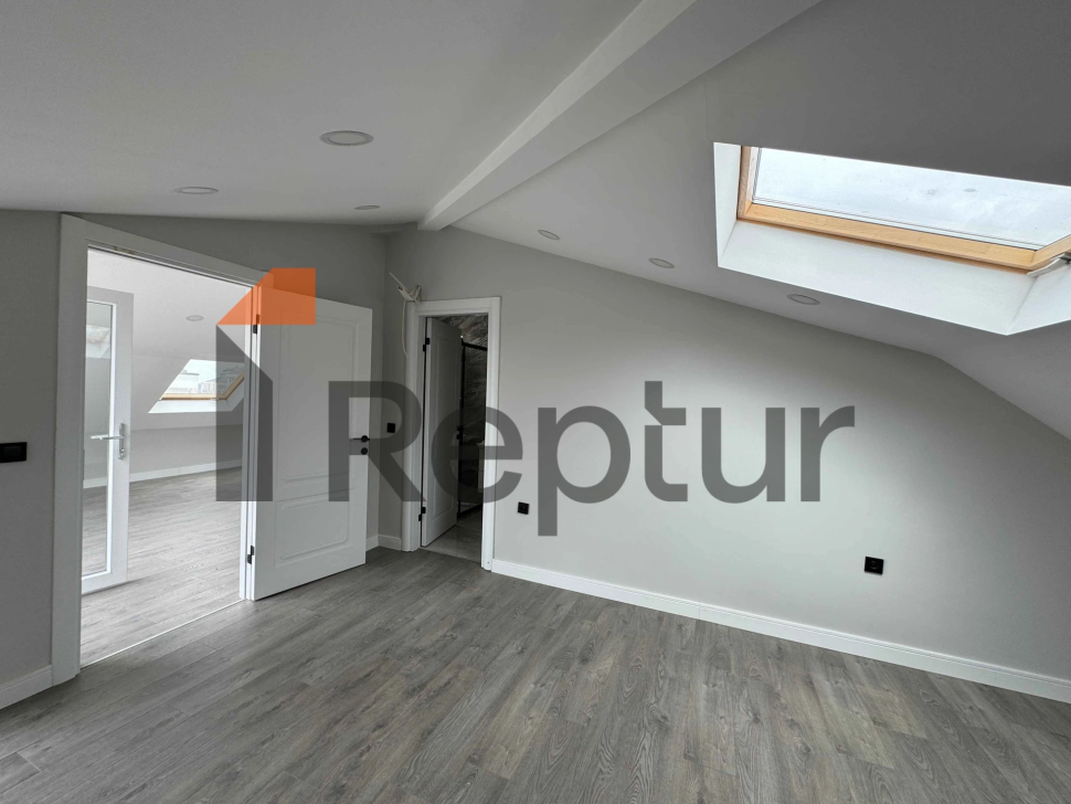 Dublex 4+2 apartment for sale from owner in Kadikoy district