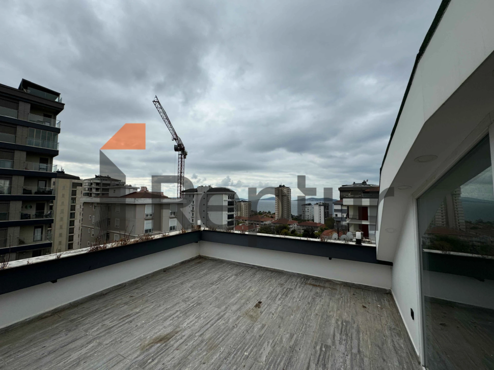 Dublex 4+2 apartment for sale from owner in Kadikoy district