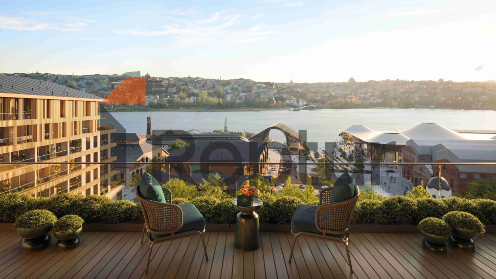 A unique project in the Beyoglu district, on the Golden Horn.