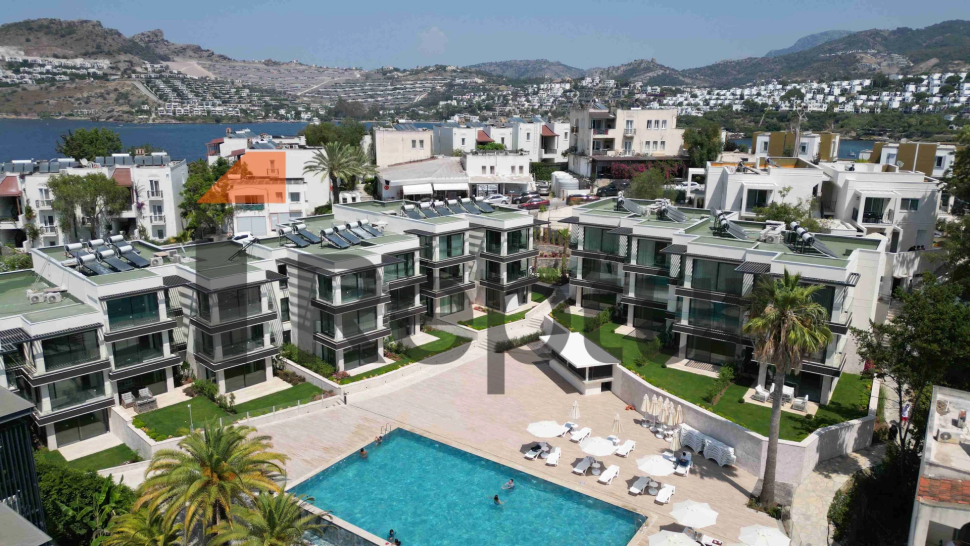 Luxury residences on the first coastline.