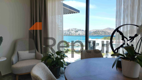 Luxury residences on the first coastline.