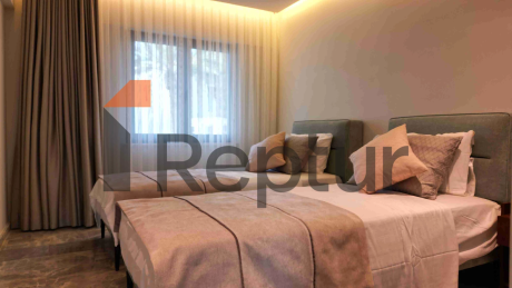 Luxury residences on the first coastline.