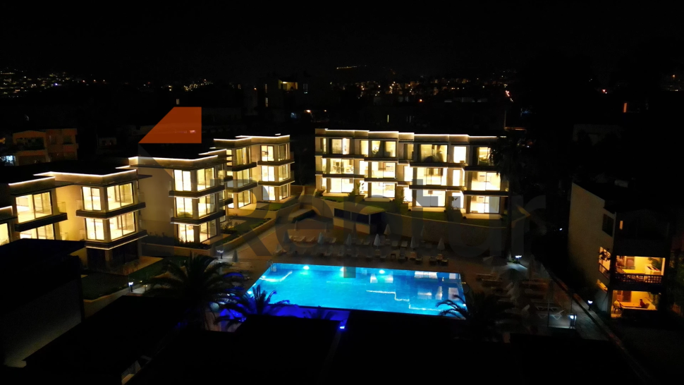 Luxury residences on the first coastline.