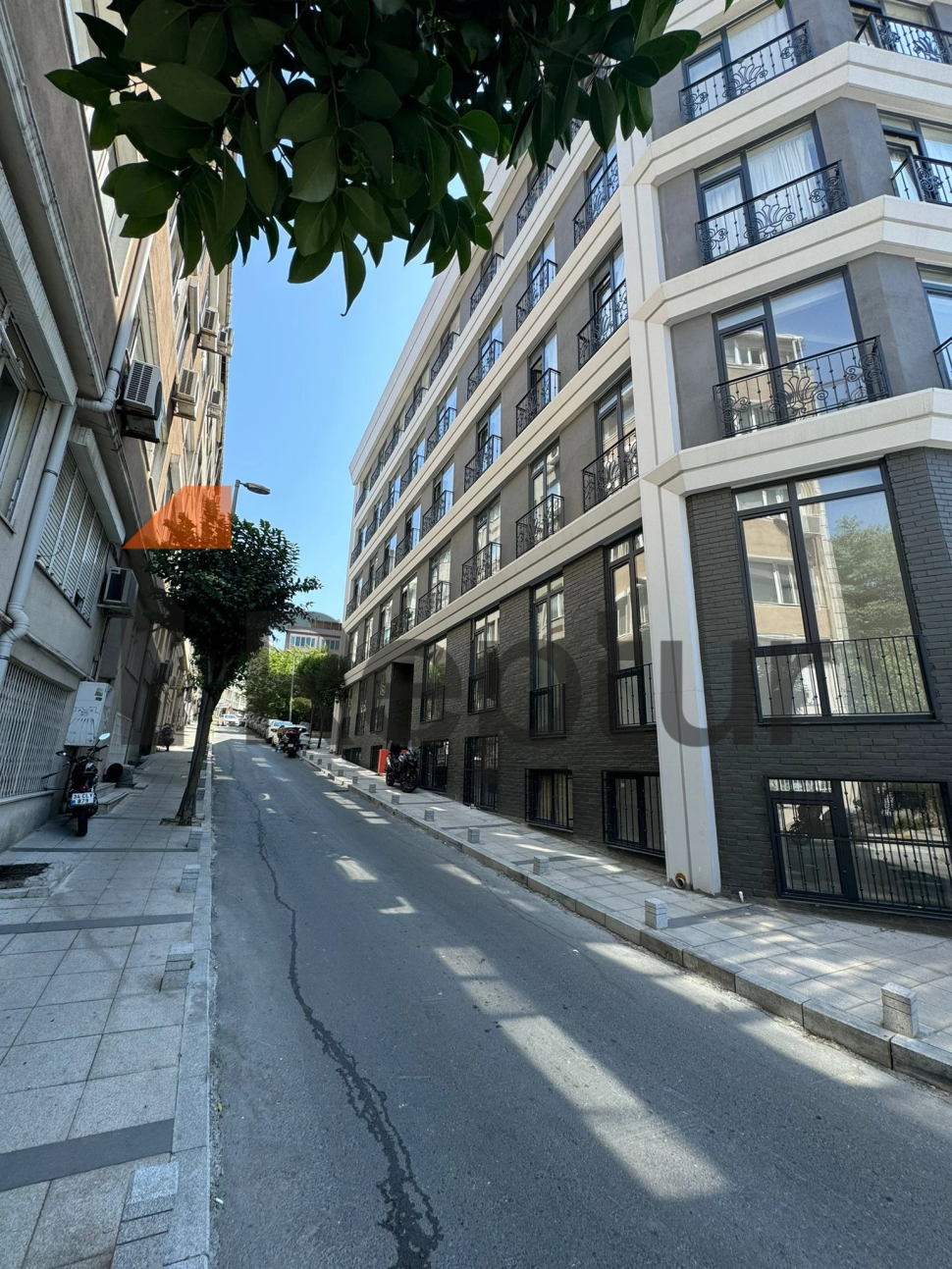 For sale apartment from the owner 1+1 in a prestigious high-class area of Istanbul