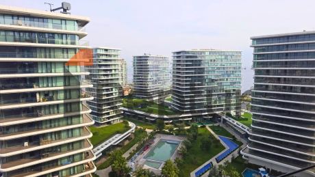 Luxury 3+1 apartment in a modern complex with panoramic views of the Marmara Sea and green areas in the historical center of Istanbul