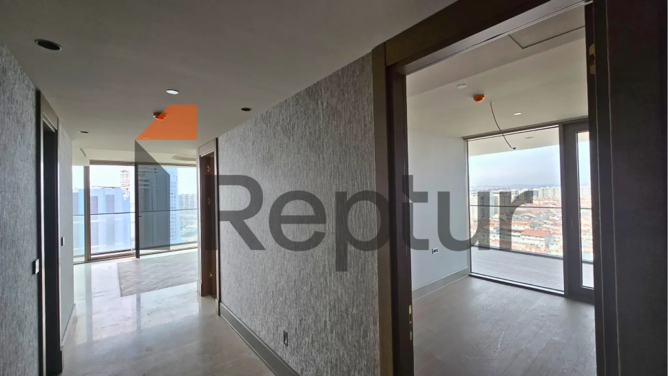 Buy an apartment in Istanbul 3.5+1 with a sea view in the historical center of Istanbul