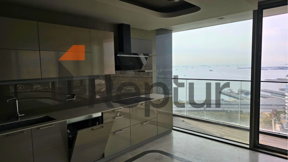 Buy an apartment in Istanbul 3.5+1 with a sea view in the historical center of Istanbul