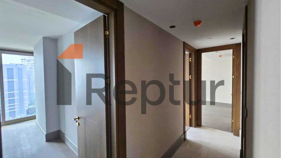 Luxury 3+1 apartment in a modern complex with panoramic views of the Marmara Sea and green areas in the historical center of Istanbul