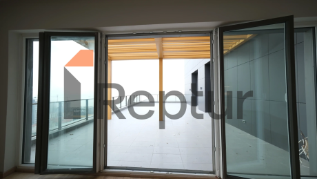 Spacious 3+1 apartment in Kartal area with panoramic sea view