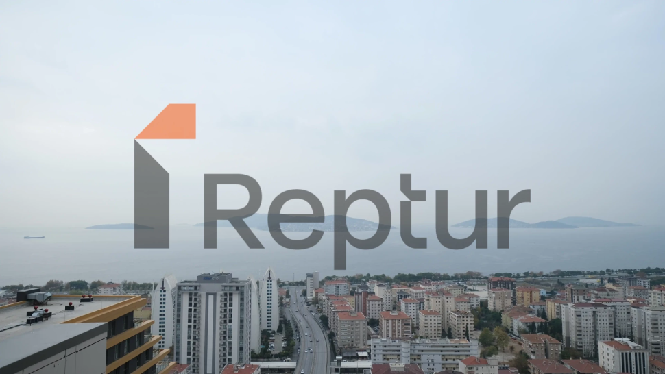 Spacious 3+1 apartment in Kartal area with panoramic sea view