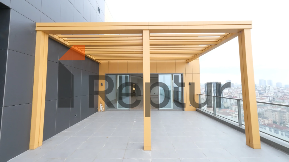 Spacious 3+1 apartment in Kartal area with panoramic sea view