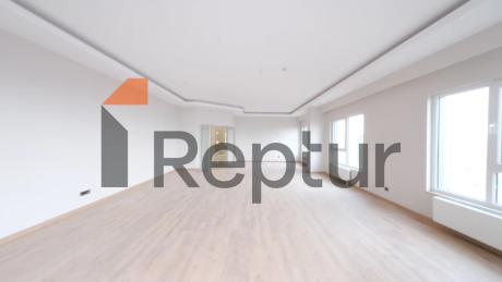 Spacious 3+1 apartment in Kartal area with panoramic sea view