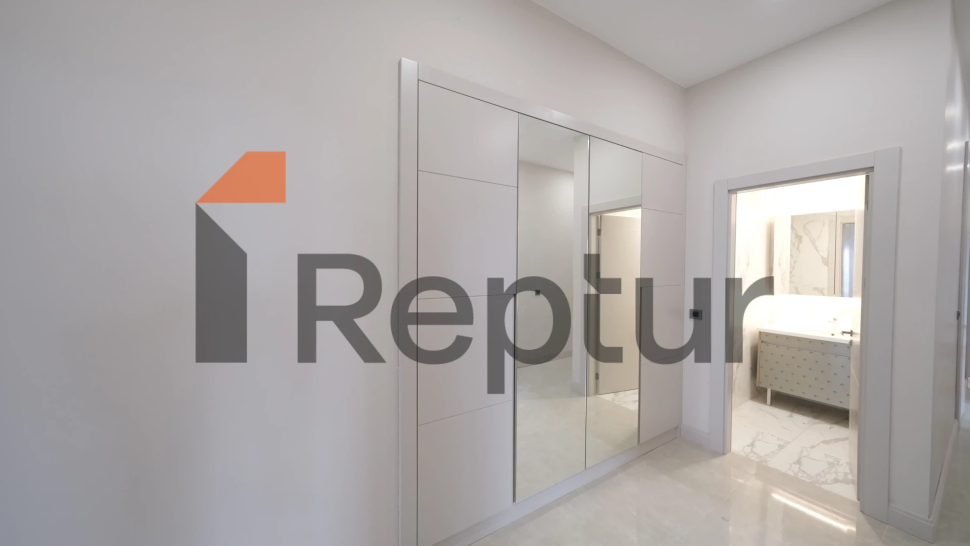 Spacious 3+1 apartment in Kartal area with panoramic sea view