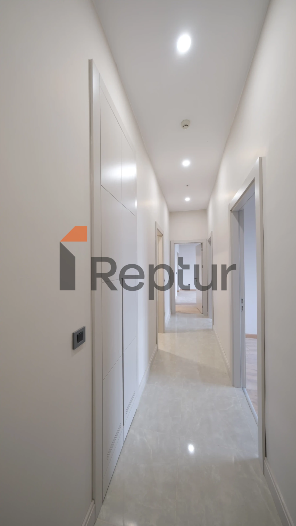 Spacious 3+1 apartment in Kartal area with panoramic sea view