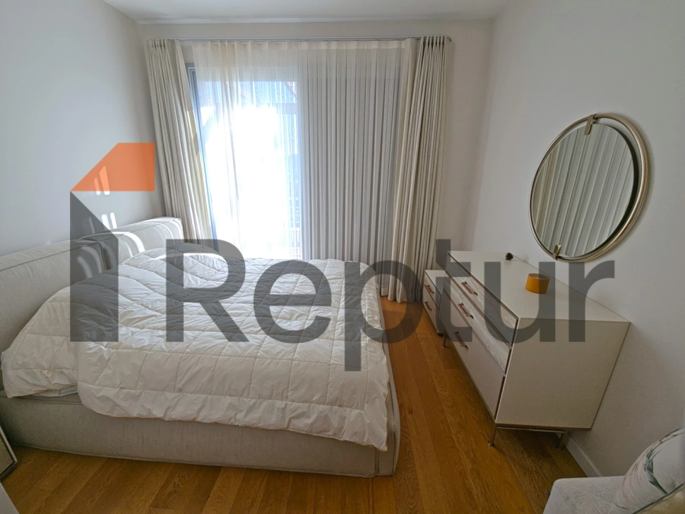 THREE-STOREY PRIVATE HOUSE WITH PANORAMIC SEA VIEW