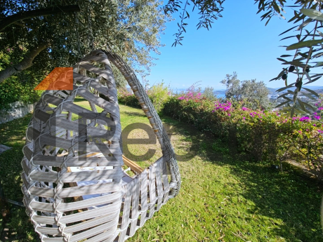 THREE-STOREY PRIVATE HOUSE WITH PANORAMIC SEA VIEW