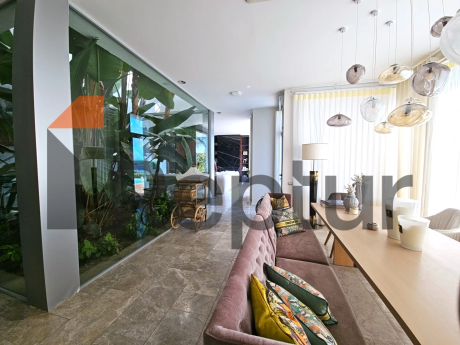 THREE-STOREY PRIVATE HOUSE WITH PANORAMIC SEA VIEW