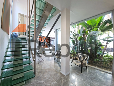 THREE-STOREY PRIVATE HOUSE WITH PANORAMIC SEA VIEW